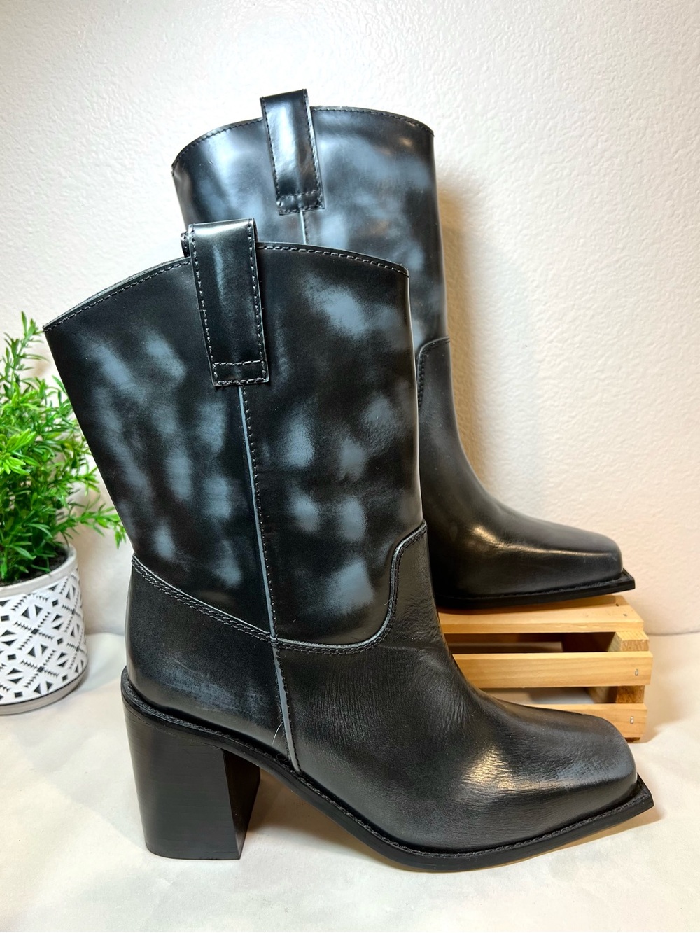 NWOT Matisse Never Worn Black Mid-Calf Women’s Leather Square Toe Cowgirl Boots